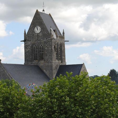 Gite De La Place De L'Eglise Sainte-Mere-Eglise Exterior photo