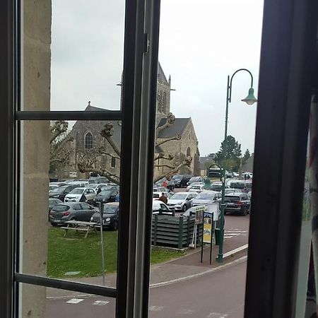 Gite De La Place De L'Eglise Sainte-Mere-Eglise Exterior photo
