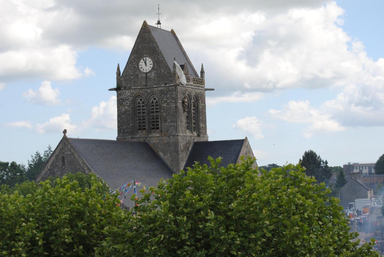 Gite De La Place De L'Eglise Sainte-Mere-Eglise Exterior photo
