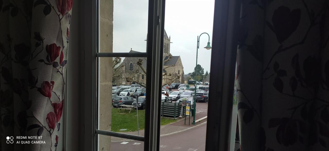 Gite De La Place De L'Eglise Sainte-Mere-Eglise Exterior photo